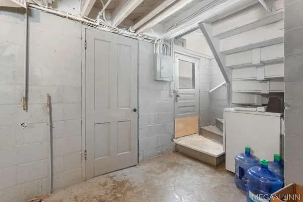 $625,000 | 186 West 12th Street, Holland, MI 49423