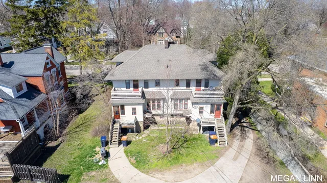 $625,000 | 186 West 12th Street, Holland, MI 49423