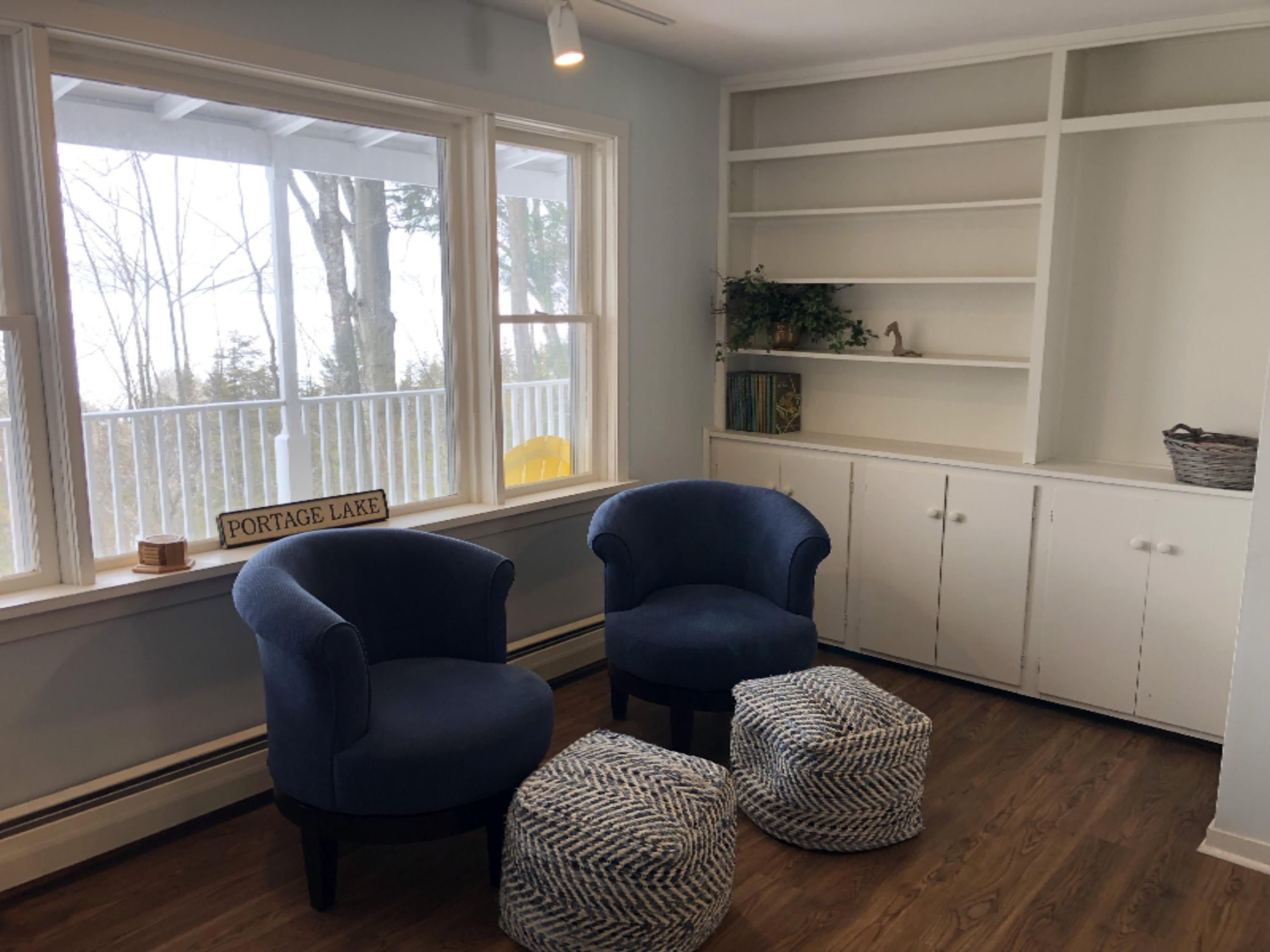 2697 Crescent Beach Road Manistee, MI 49660 - Photo 18 of 45 Cozy sitting area