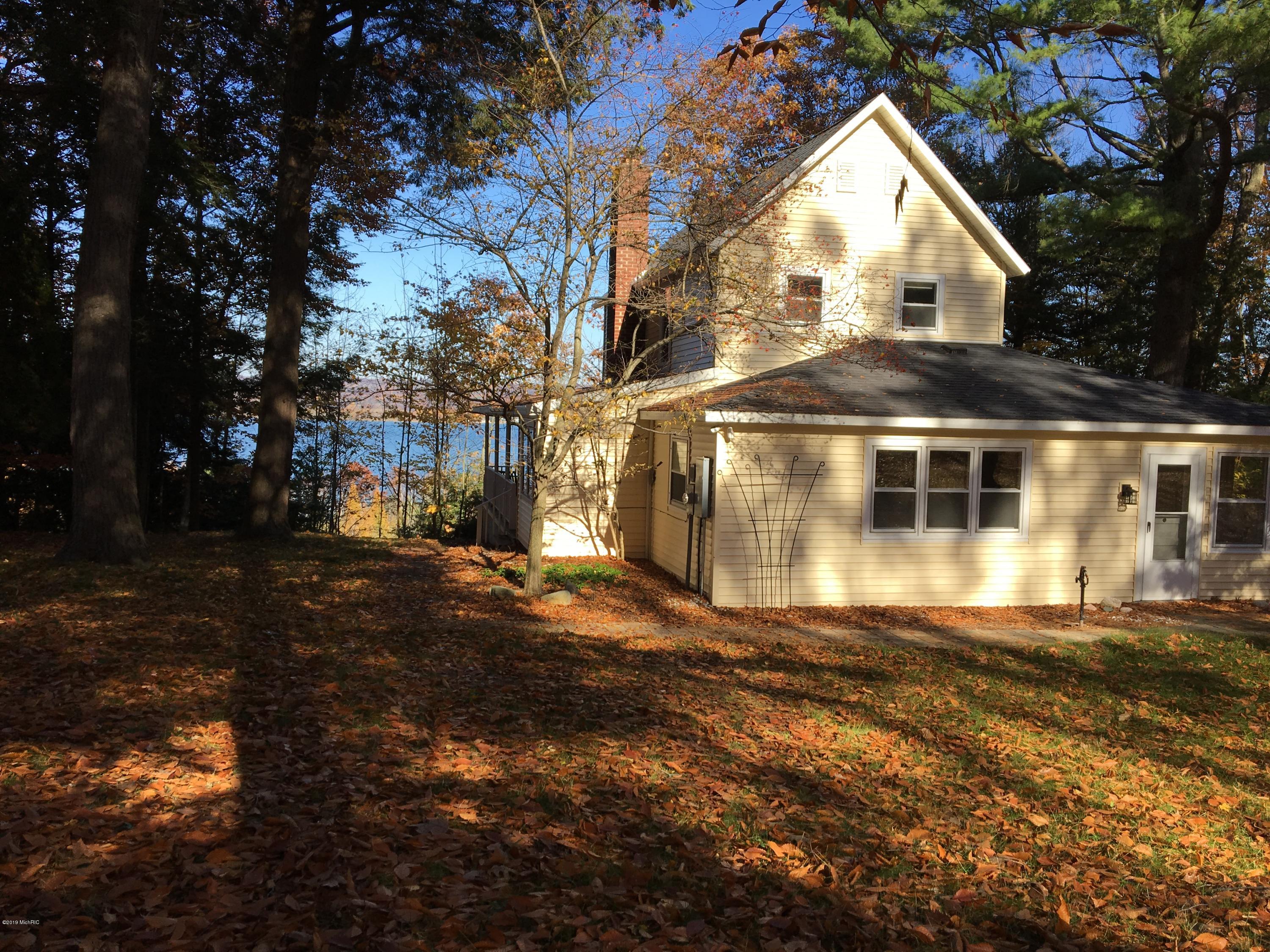 2697 Crescent Beach Road Manistee, MI 49660 - Photo 2 of 45 Fully Furnished