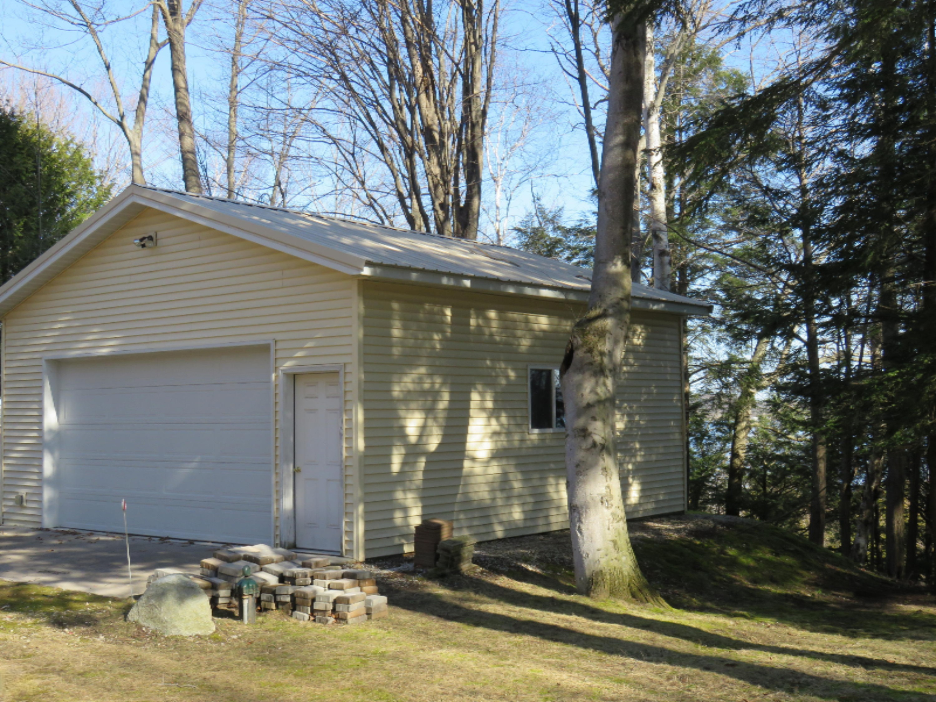 2697 Crescent Beach Road Manistee, MI 49660 - Photo 4 of 45 Detached garage