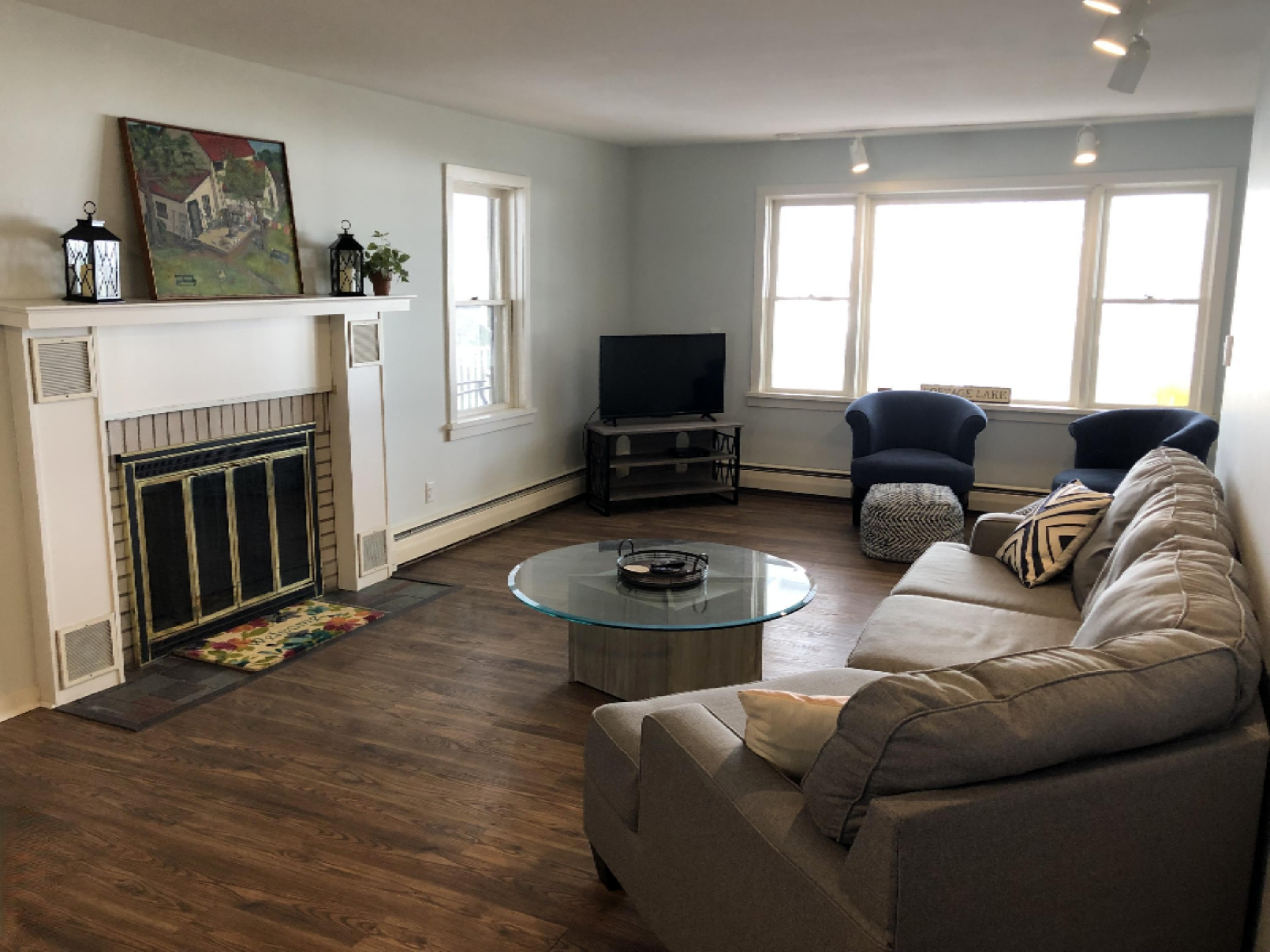 2697 Crescent Beach Road Manistee, MI 49660 - Photo 8 of 45 Large Living Room