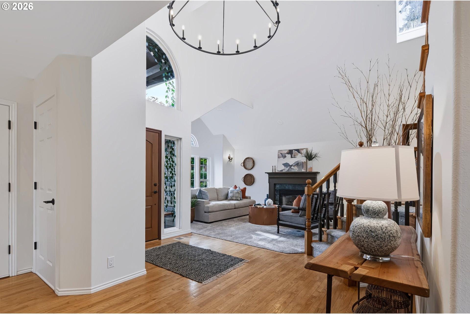 6850 Apollo Road West Linn, OR 97068 - Photo 6 of 44 Entrance/Foyer