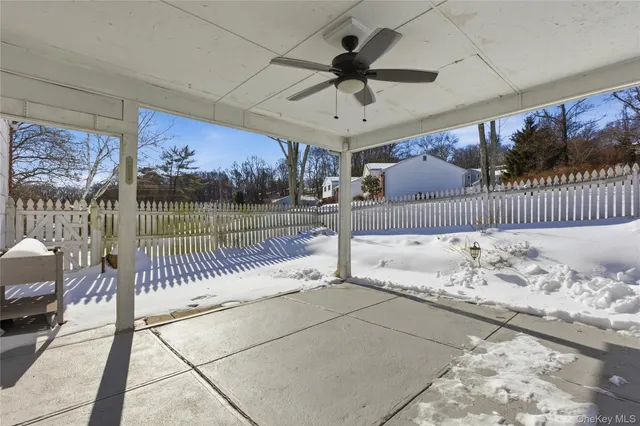 a view of a livingroom