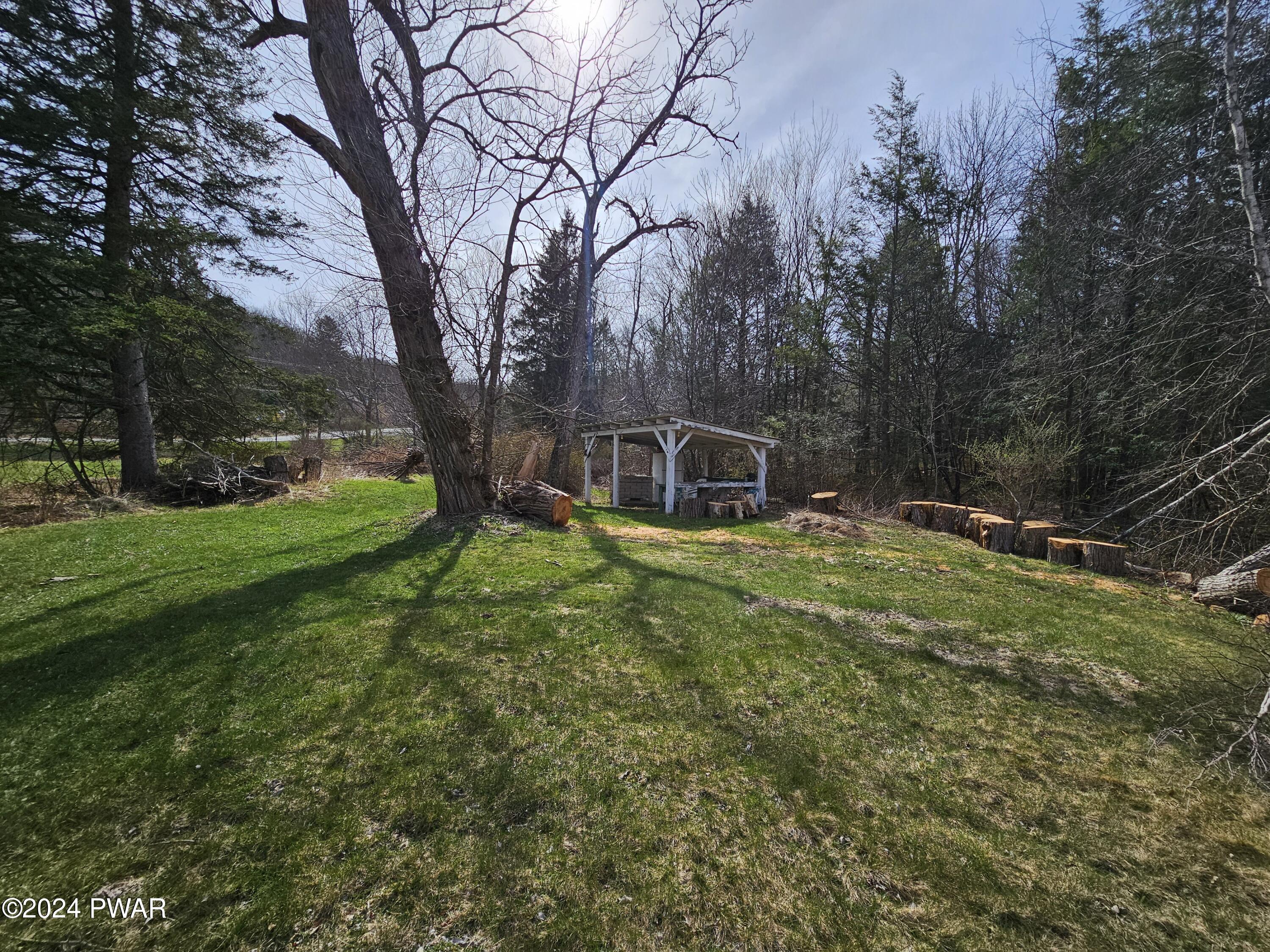 305 East Sterling Road Newfoundland, PA 18445 - Photo 15 of 40