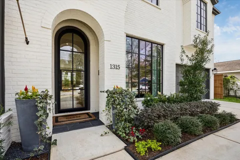 $1,799,000 | 1315 Gardenia Drive, Houston, TX 77018