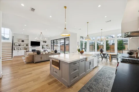 $1,799,000 | 1315 Gardenia Drive, Houston, TX 77018