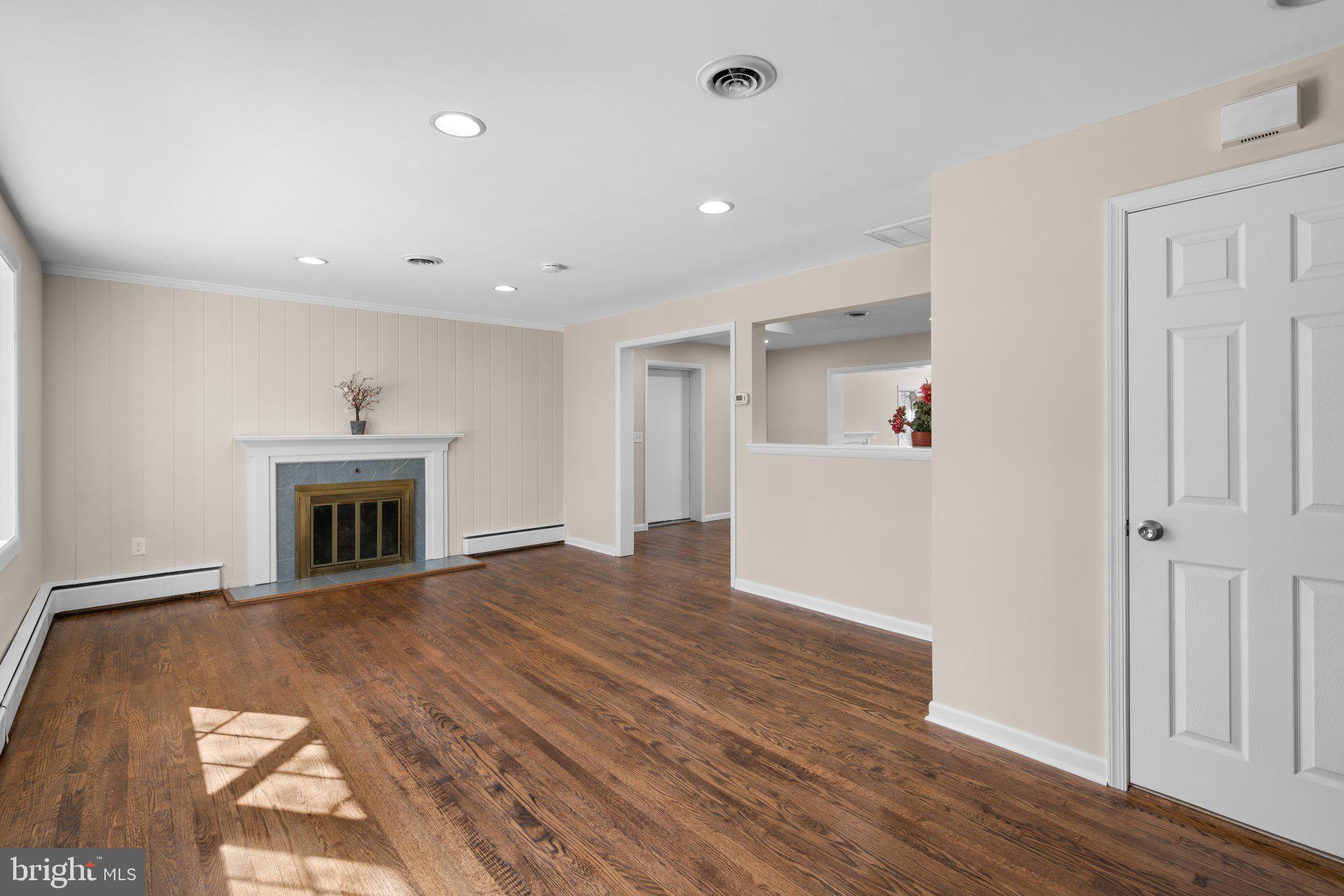 1702 Ridgely Garth Lutherville-Timonium, MD 21093 - Photo 5 of 45 Gallery Image 5