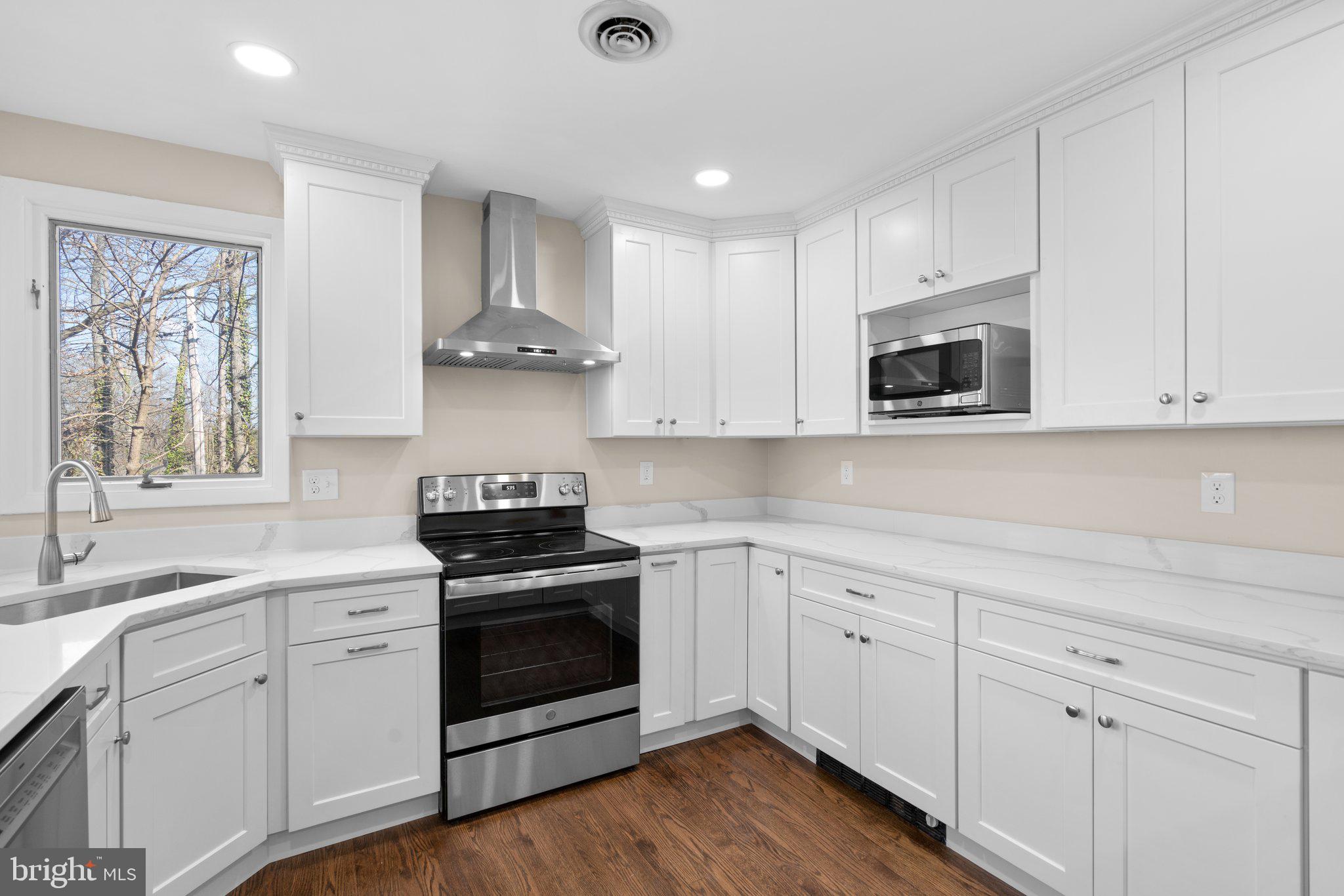 1702 Ridgely Garth Lutherville-Timonium, MD 21093 - Photo 10 of 45 Gallery Image 10