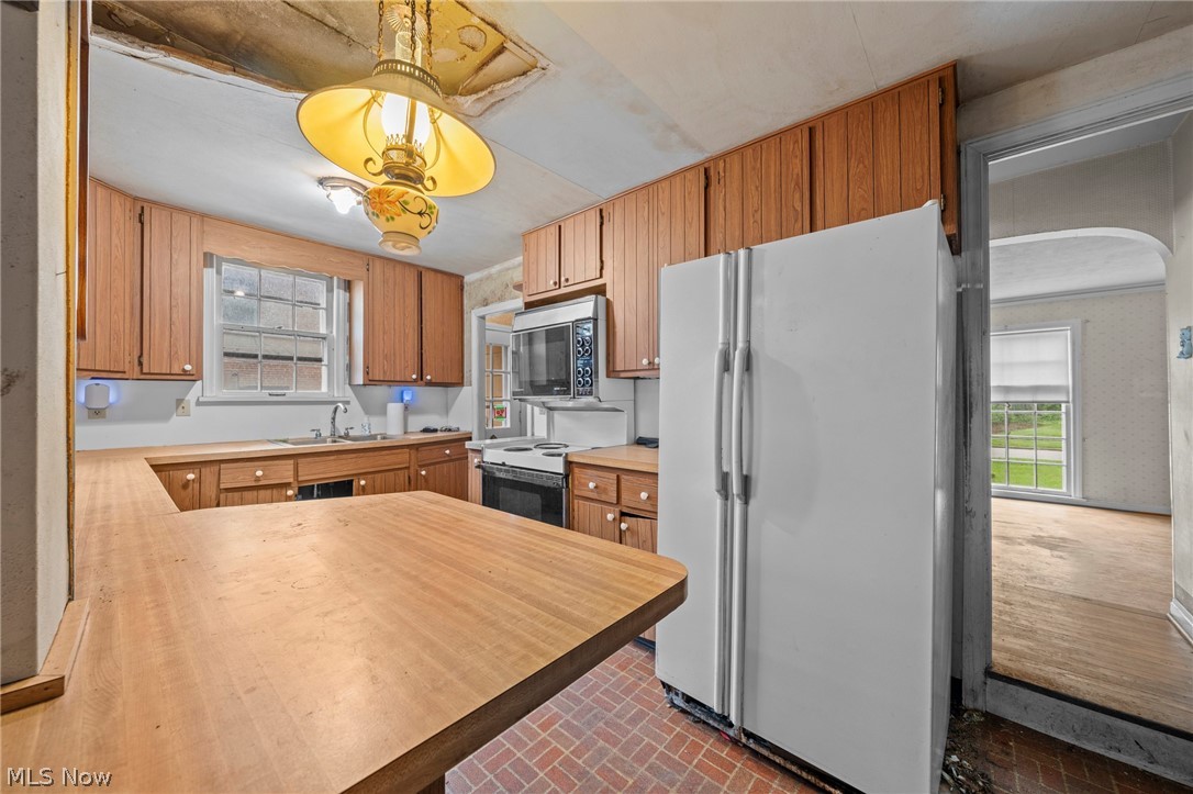 19264 North Sagamore Road Cleveland, OH 44126 - Photo 15 of 47