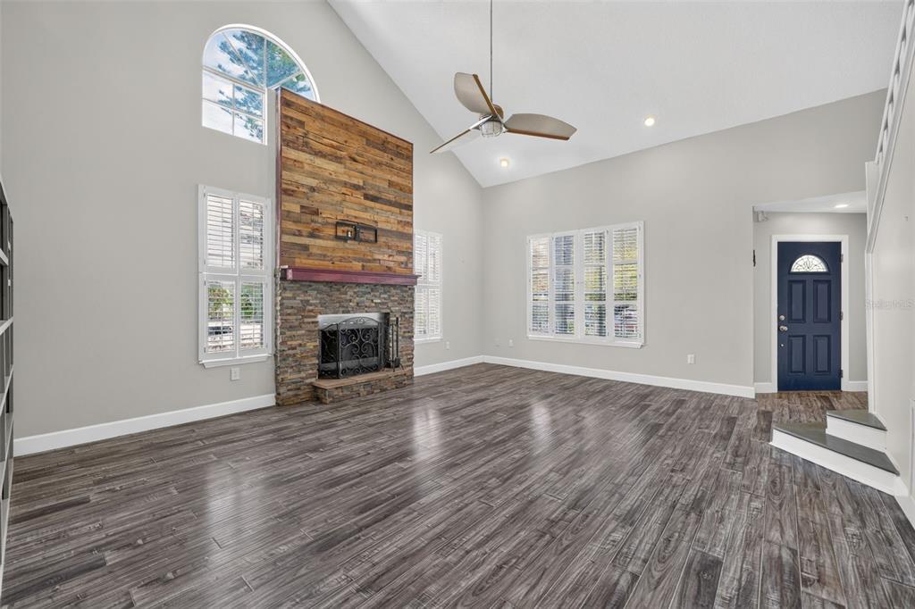 703 Riverside Drive Tarpon Springs, FL 34689 - Photo 10 of 47