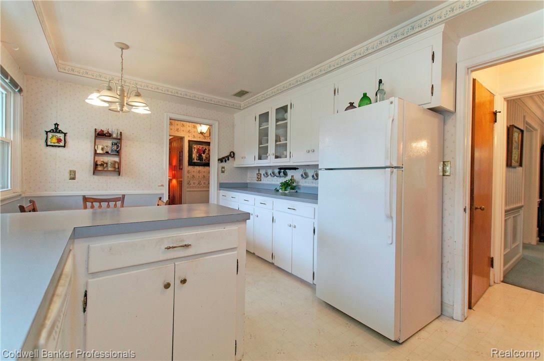 1180 South Renaud Road Grosse Pointe, MI 48236 - Photo 12 of 29 12.jpg