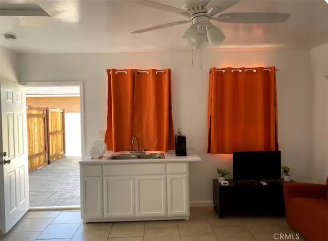 $1,900 | 6228 Alamo Avenue, Unit A, Bell, CA 90201