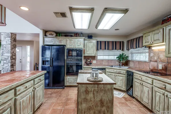 $1,738,999 | 10745-10767 Rosemar Lane, Adkins, TX 78101