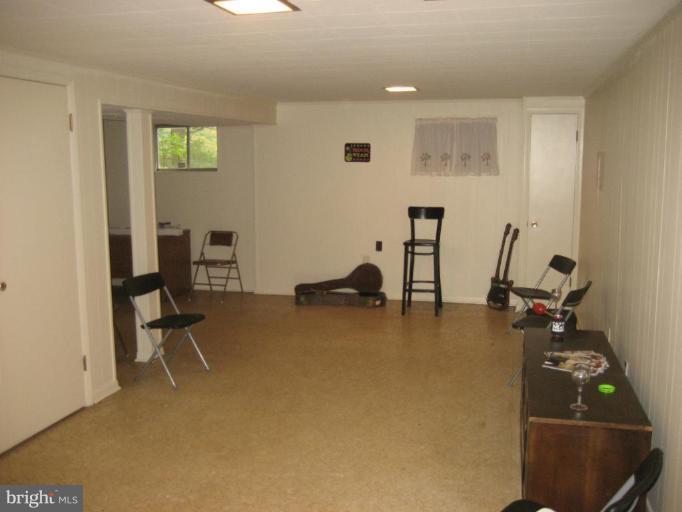 5503 Callander Drive Springfield, VA 22151 - Photo 21 of 28 a room with gym equipment