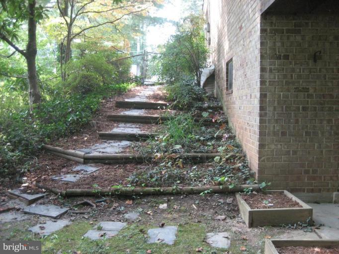 5503 Callander Drive Springfield, VA 22151 - Photo 27 of 28 a view of a pathway with a yard