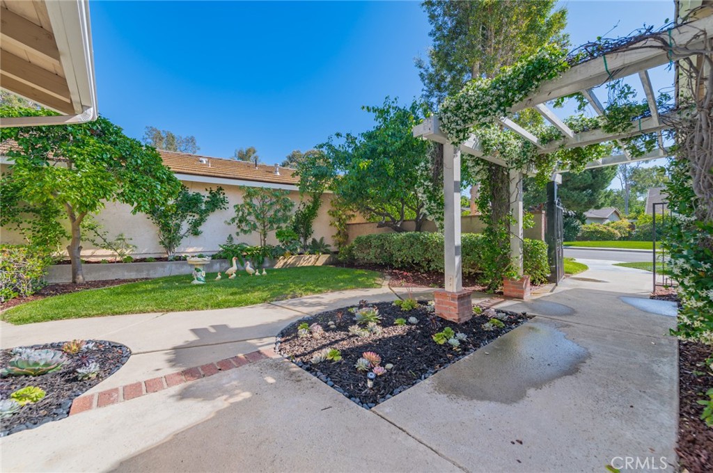 15 Rippling Streme Irvine, CA 92603 - Photo 43 of 50