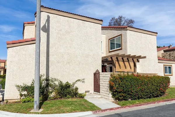 $700,000 | 2700 Via Portola, Fullerton, CA 92835
