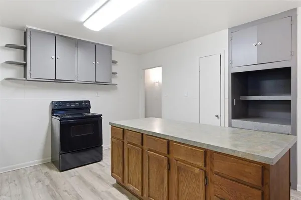 $1,300 | 3206 Hodges Street, Lake Charles, LA 70601