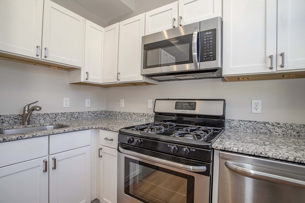 28-30 Cooper Street, Unit 1 Boston, MA 02113 - Photo 2 of 12