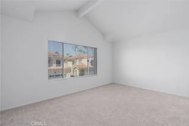 a view of empty room with window