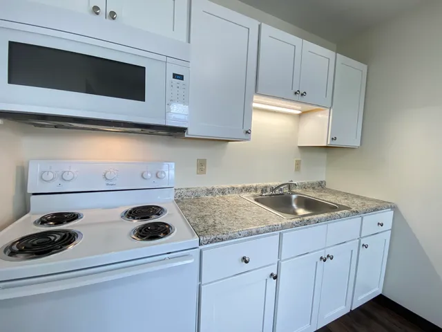 $1,673 | 4 Martin Street, Unit 4, Derry, NH 03038