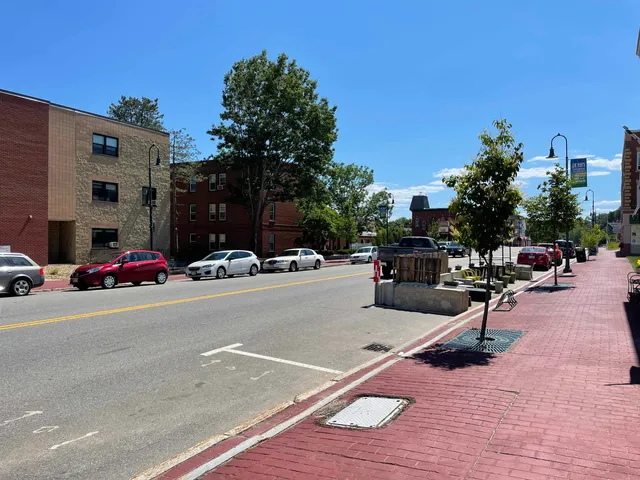 $1,673 | 4 Martin Street, Unit 4, Derry, NH 03038