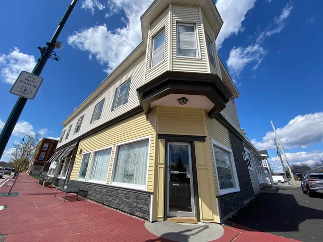 $1,673 | 4 Martin Street, Unit 4, Derry, NH 03038