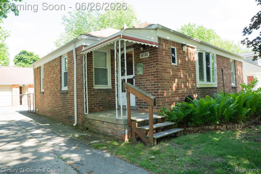 16732 Garfield Redford, MI 48240 - Photo 2 of 31