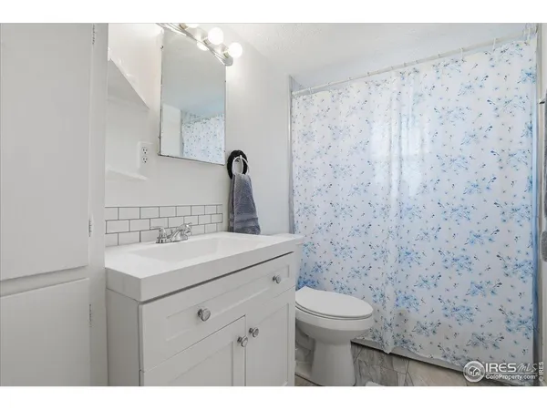 a view of an outdoor space