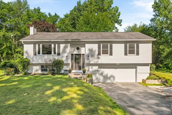 $469,000 | 74 Peach Road, Poughkeepsie, NY 12601