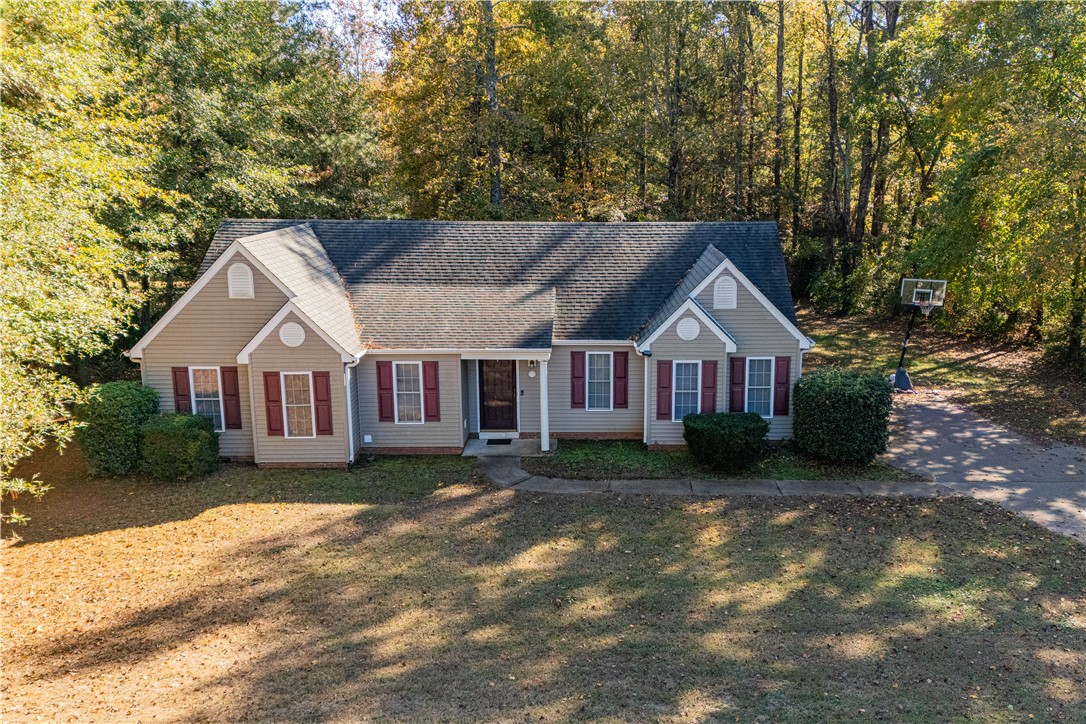 100-106 Capeview Lane Anderson, SC 29626 - Photo 1 of 13