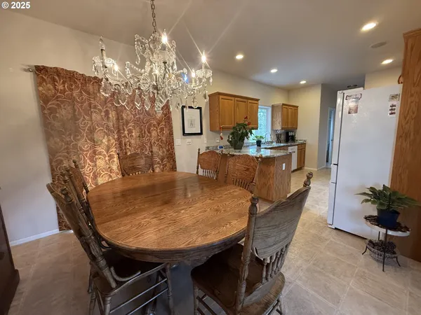 $669,000 | 4447 Melrose Road, Roseburg, OR 97471
