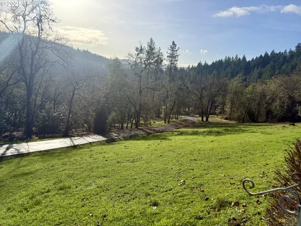 $669,000 | 4447 Melrose Road, Roseburg, OR 97471