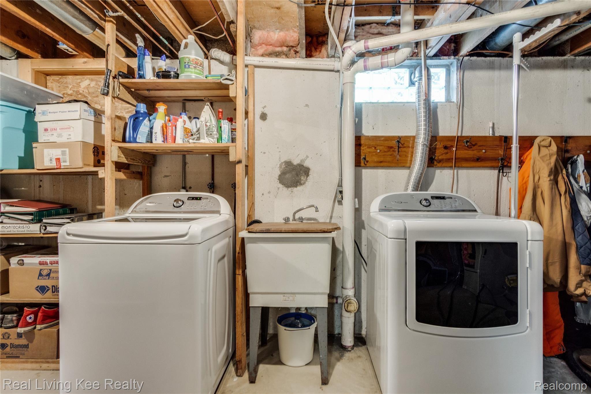354 Texas Avenue Rochester, MI 48309 - Photo 59 of 62 Interiors (36 of 37).jpg