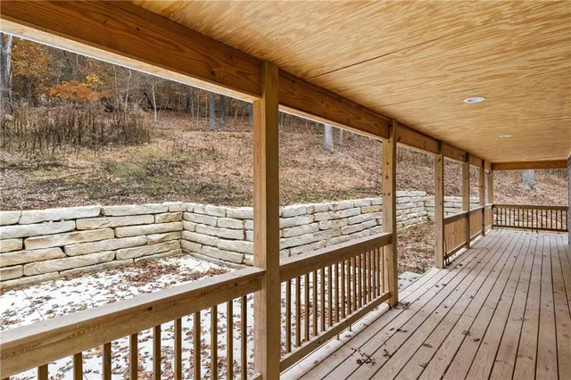 $720,500 | 7930 Eagle Bay Drive, Stover, MO 65078