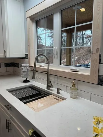 $720,500 | 7930 Eagle Bay Drive, Stover, MO 65078