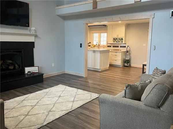 $720,500 | 7930 Eagle Bay Drive, Stover, MO 65078