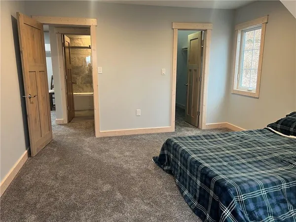 $720,500 | 7930 Eagle Bay Drive, Stover, MO 65078