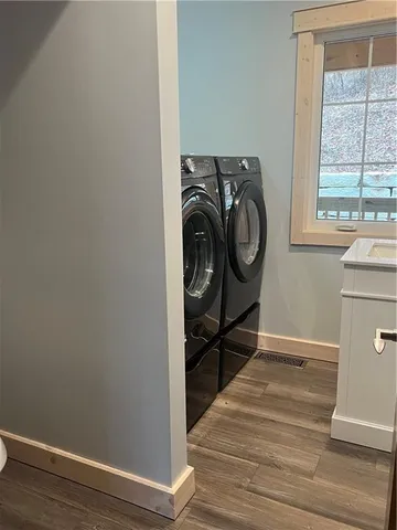 $720,500 | 7930 Eagle Bay Drive, Stover, MO 65078