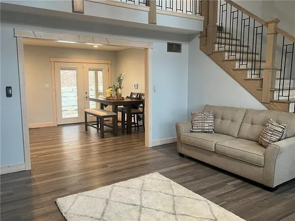 $720,500 | 7930 Eagle Bay Drive, Stover, MO 65078