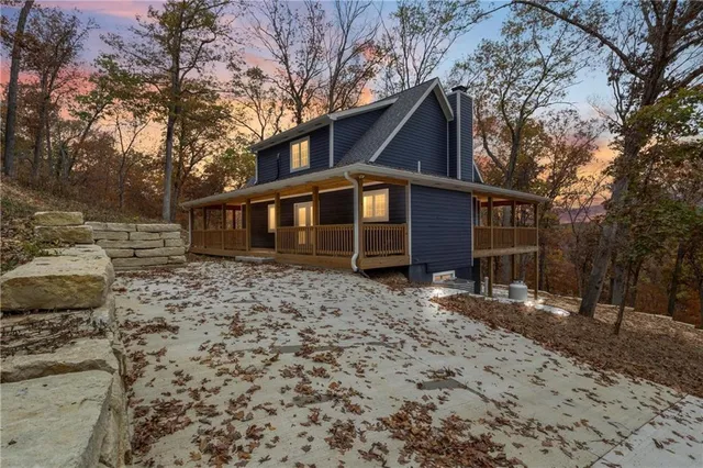 $720,500 | 7930 Eagle Bay Drive, Stover, MO 65078