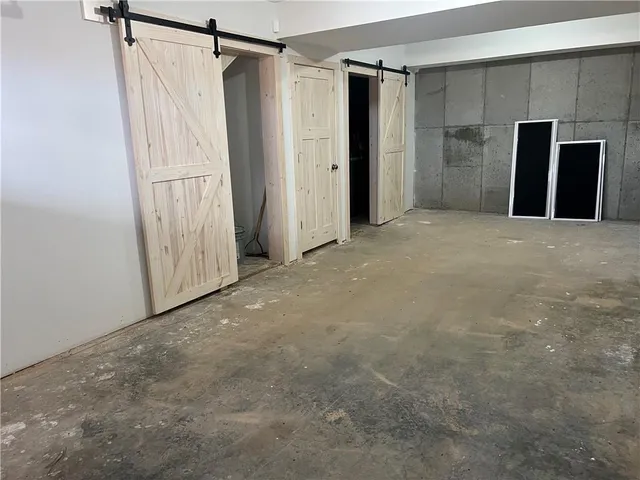 $720,500 | 7930 Eagle Bay Drive, Stover, MO 65078