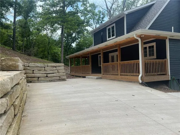 $720,500 | 7930 Eagle Bay Drive, Stover, MO 65078