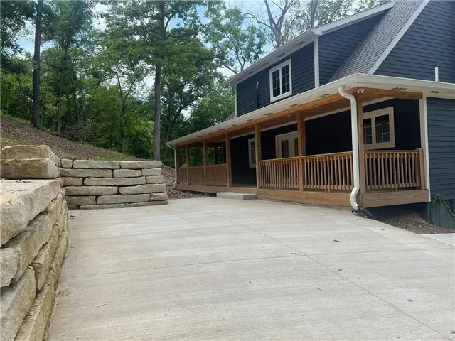 $720,500 | 7930 Eagle Bay Drive, Stover, MO 65078