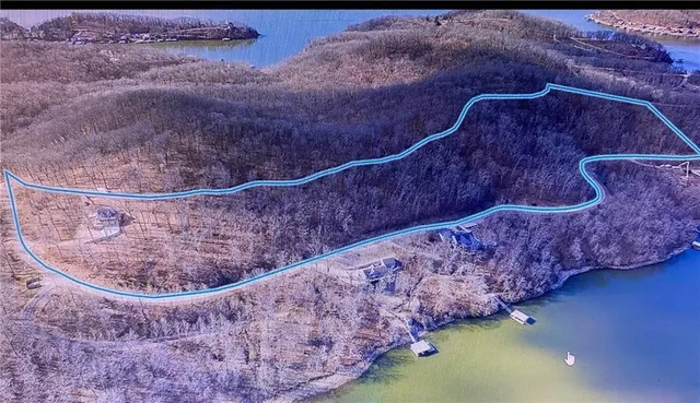 $720,500 | 7930 Eagle Bay Drive, Stover, MO 65078