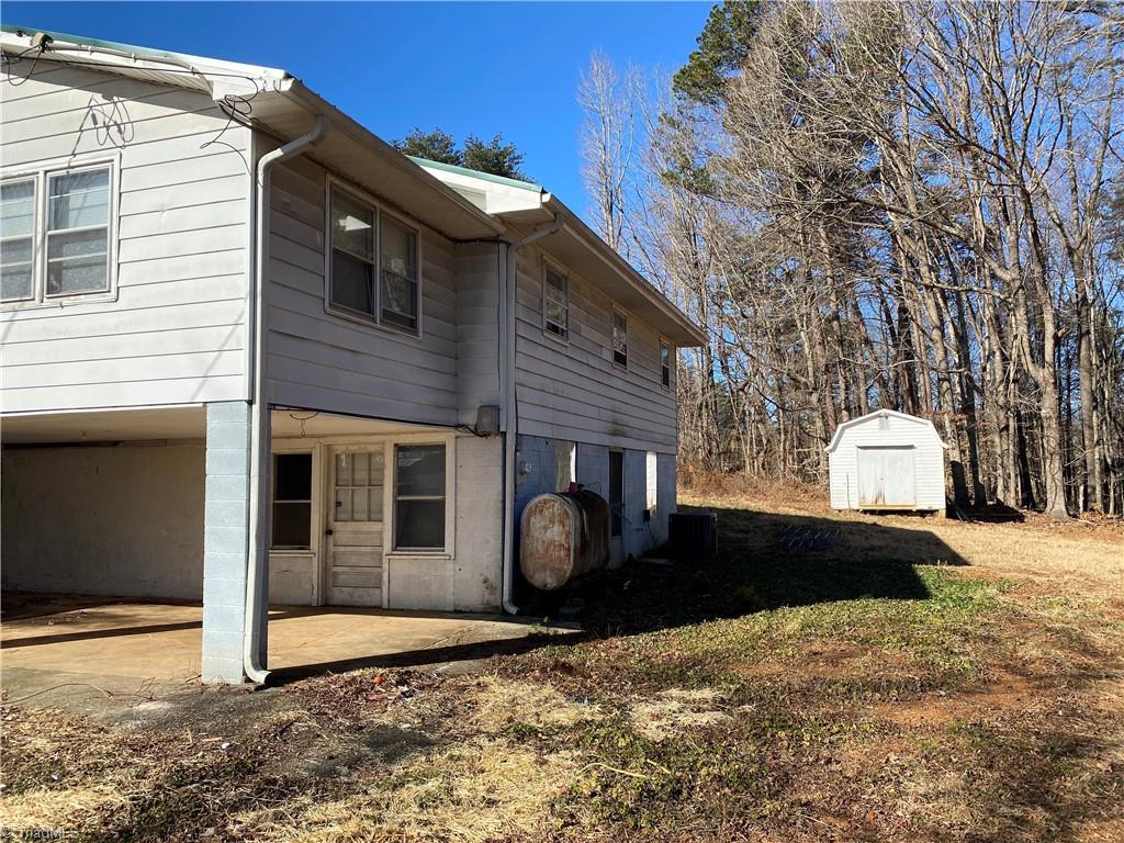 1069 Blackburn Road Pinnacle, NC 27043 - Photo 3 of 14