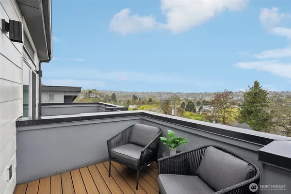 $975,000 | 1310 Yakima Avenue South, Seattle, WA 98144
