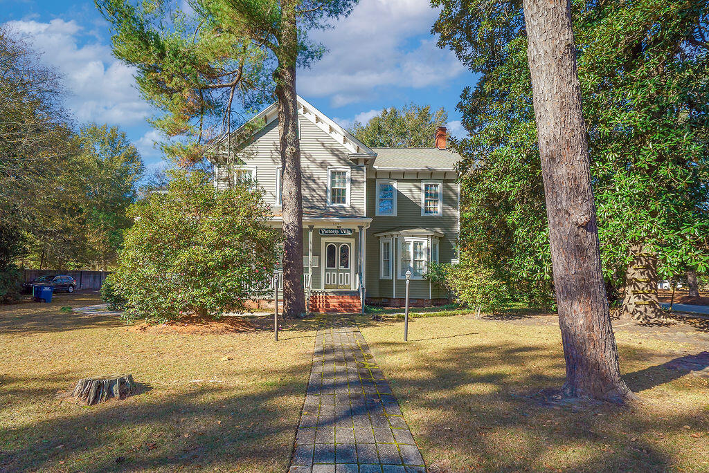 105 Florence Street Southwest Aiken, SC 29801 - Photo 2 of 57