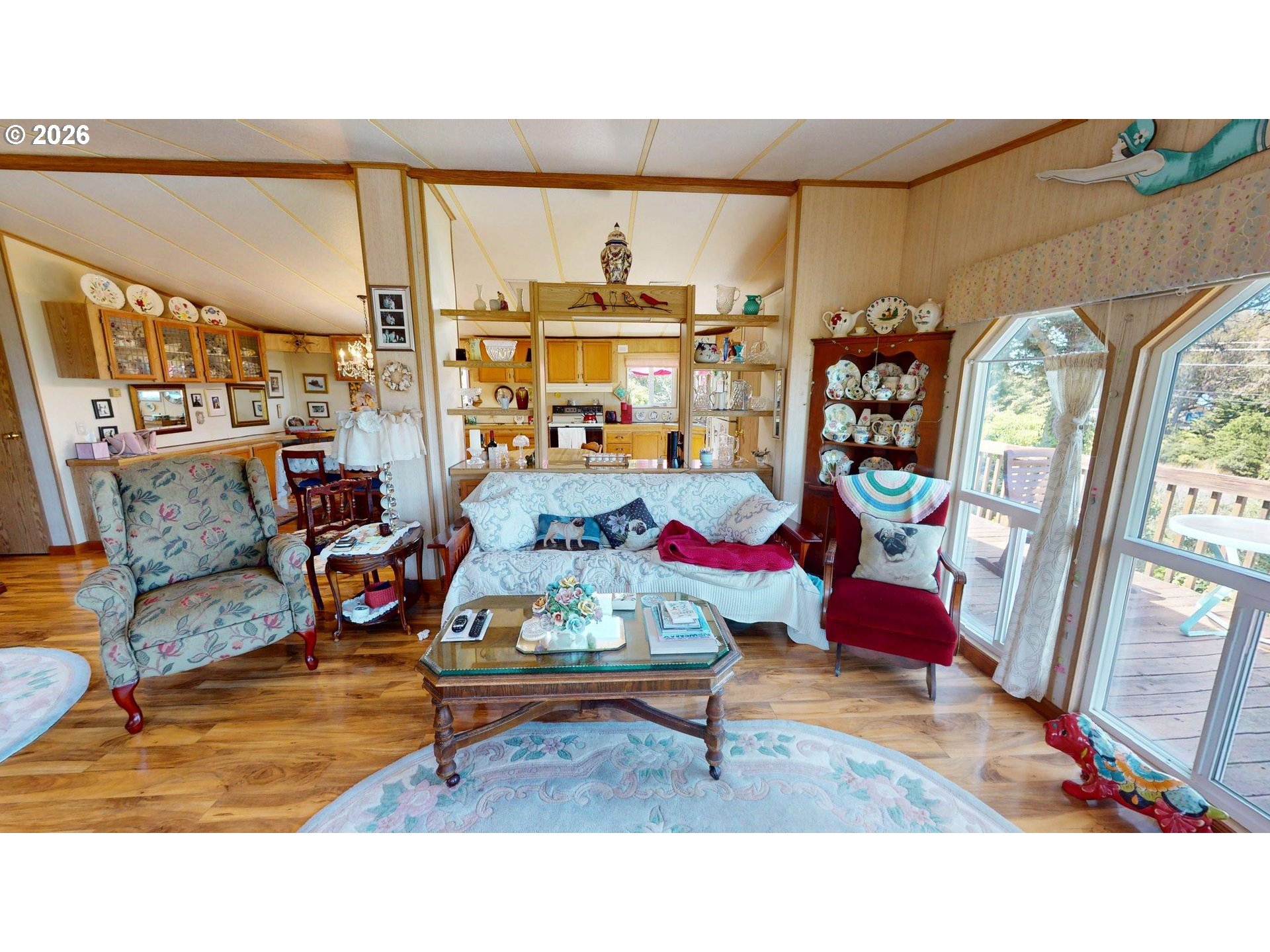 95010 Greggs Creek Road Gold Beach, OR 97444 - Photo 20 of 34 Living Room